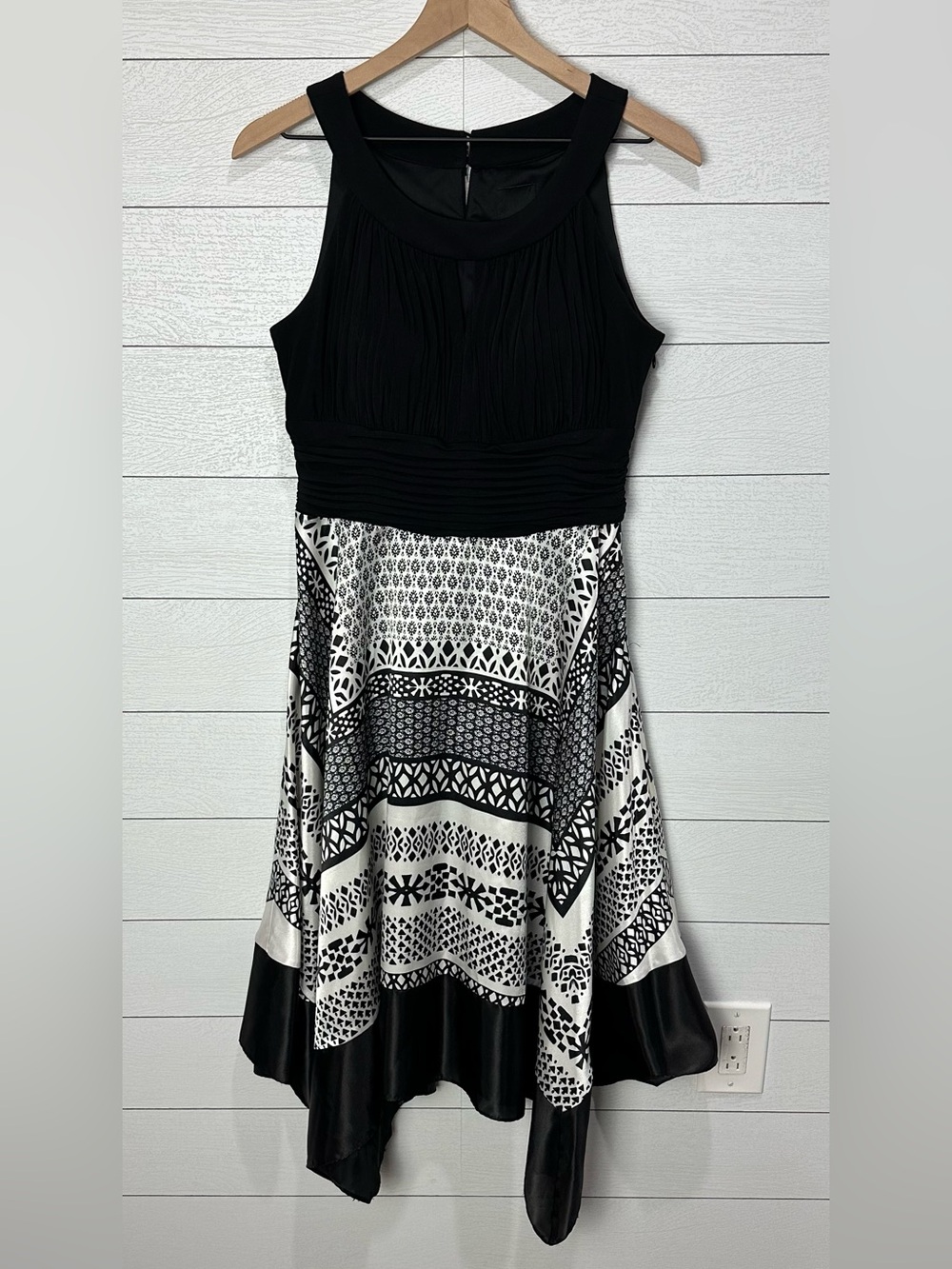 Melrose Black & White Handkerchief Dress Size 14